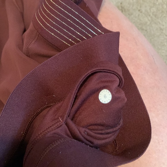 Lululemon Womens Principal Dancer Golden Lining Tight Size 6 Maroon EUC - Picture 4 of 4